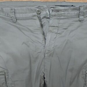 Men's Versatile Gray Cargo Shorts